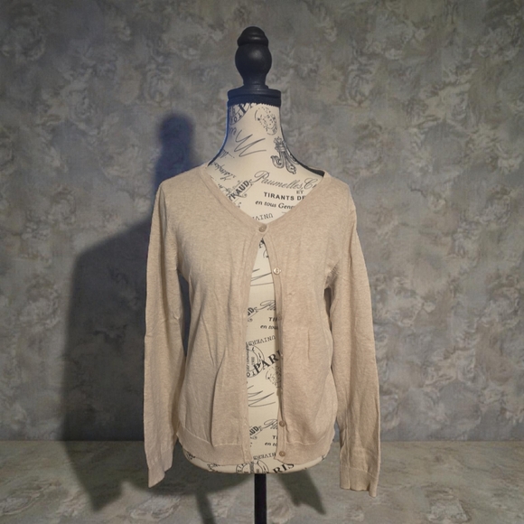 H&M Sweaters - Women's Beige Cardigan‎ Sweater